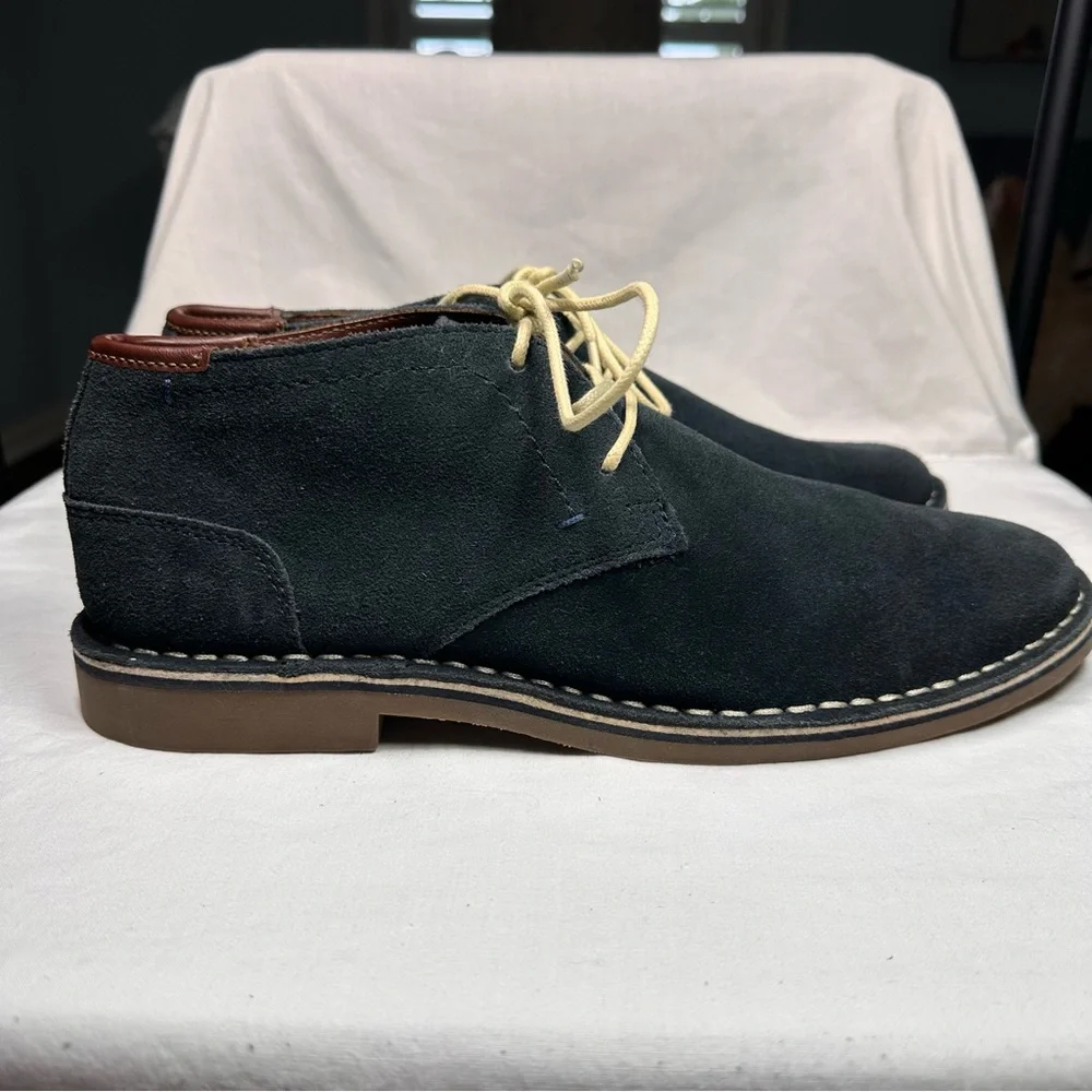 Kenneth Cole Dark Gray Suede Chukka‎ Boots